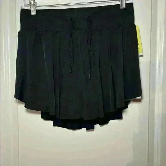 NWT All in Motion Black Knit Active Skort, From Target Size Small. MSRP $25 - Picture 4 of 9